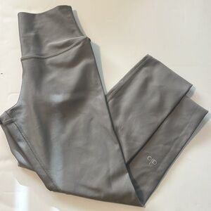 Alo Yoga leggings size XS light gray